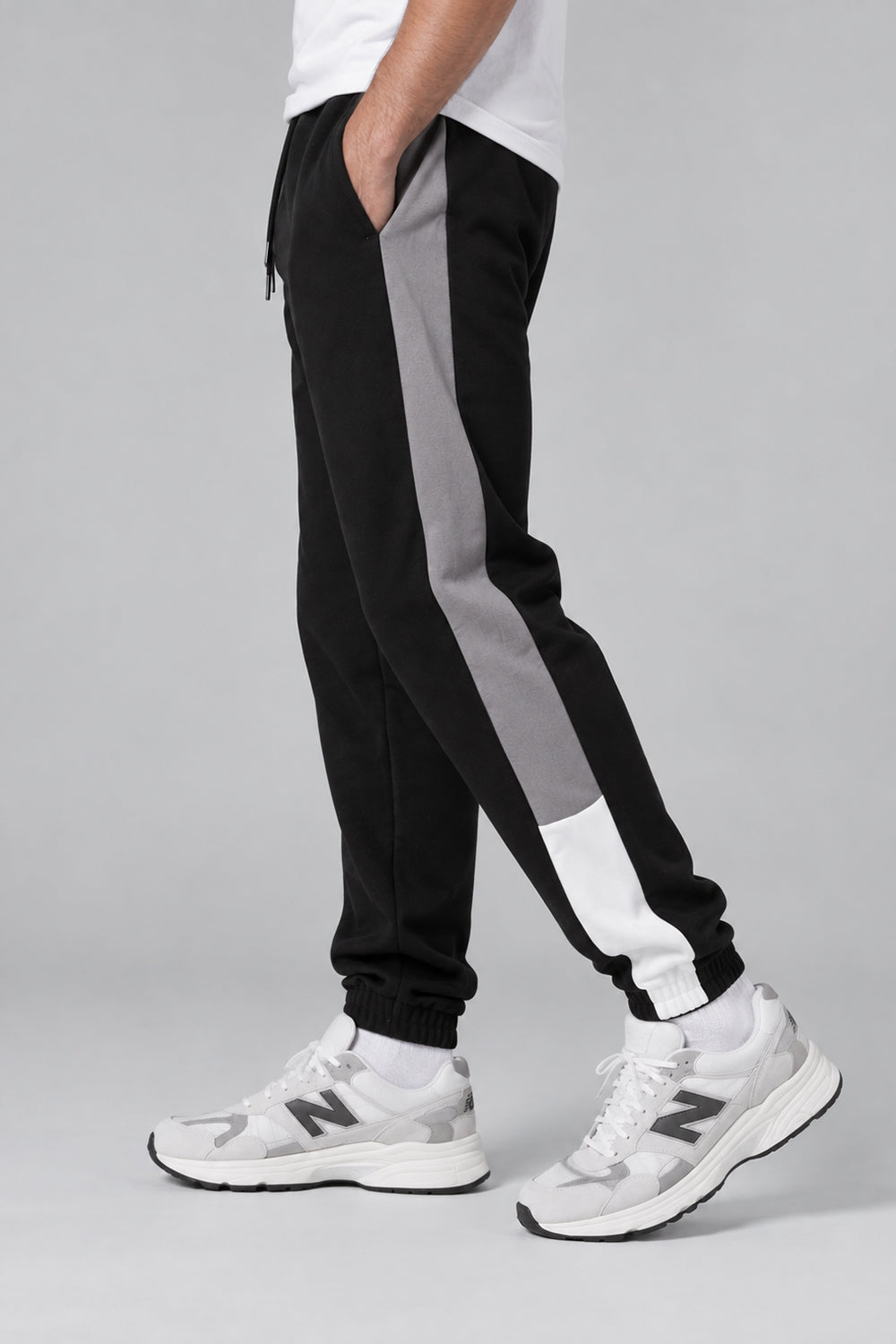 Şerit Detaylı Siyah Jogger
