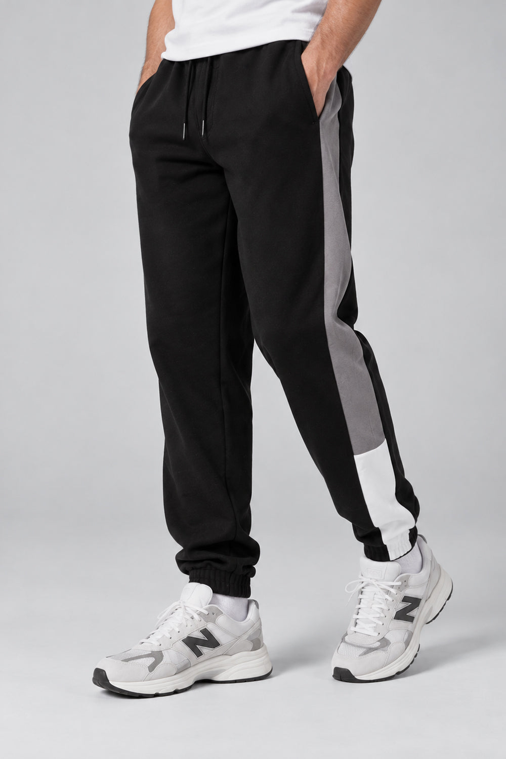 Şerit Detaylı Siyah Jogger