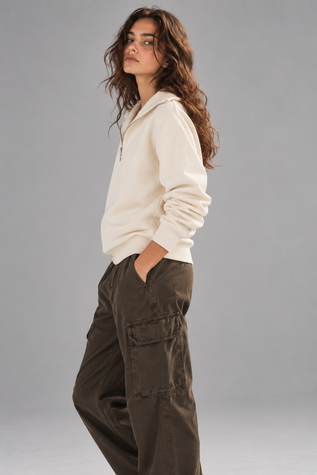 Yarım Fermuarlı Ekru Sweatshirt