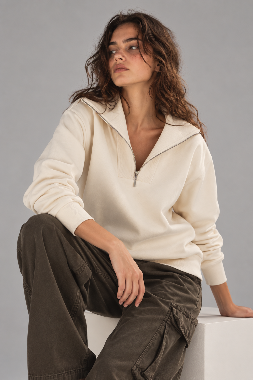 Yarım Fermuarlı Ekru Sweatshirt
