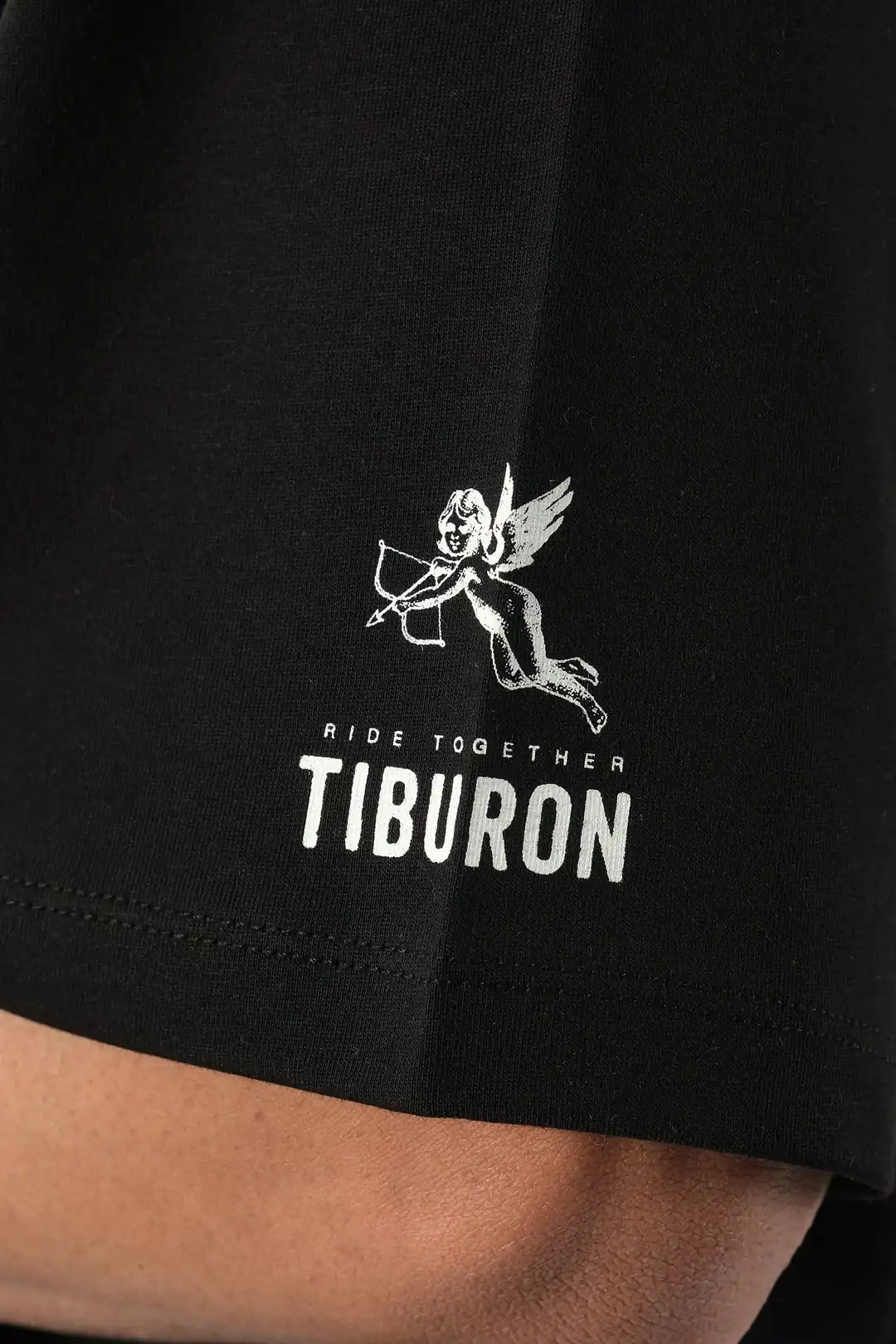 Tiburon Kalp Baskılı Oversize Siyah Tişört