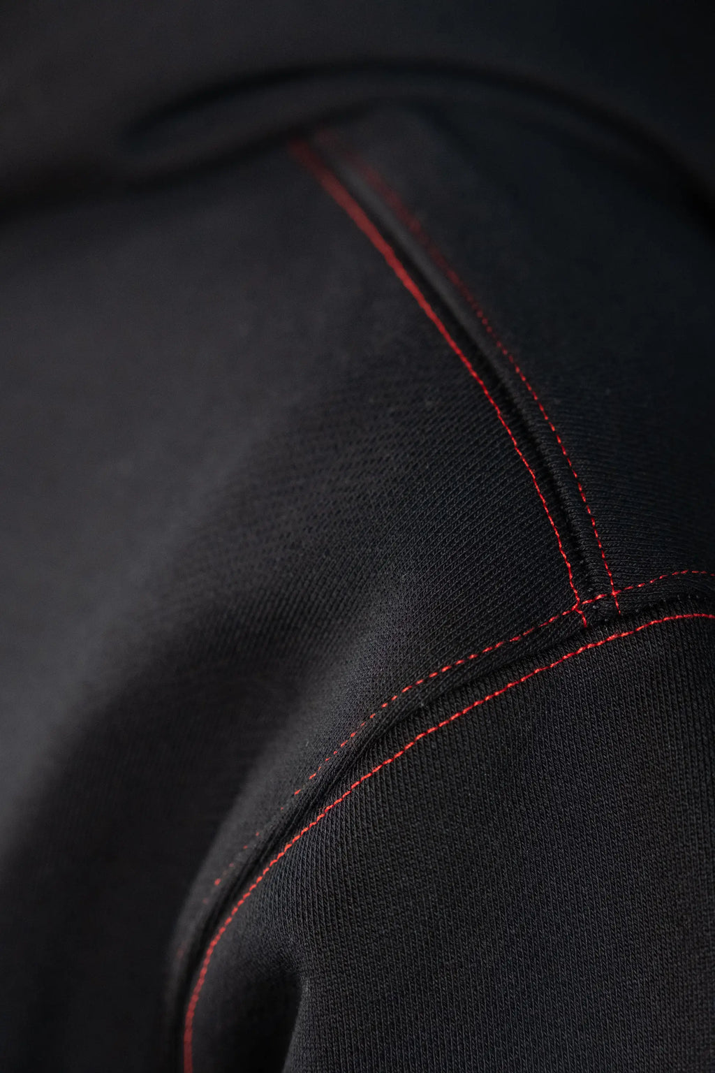 Nakış Detaylı Siyah Hoodie