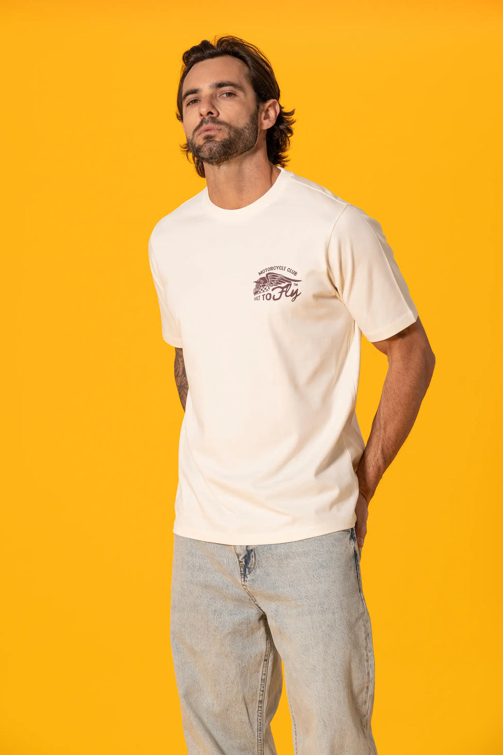 Göğsü Minimal Baskılı Ekru Regular Tişört