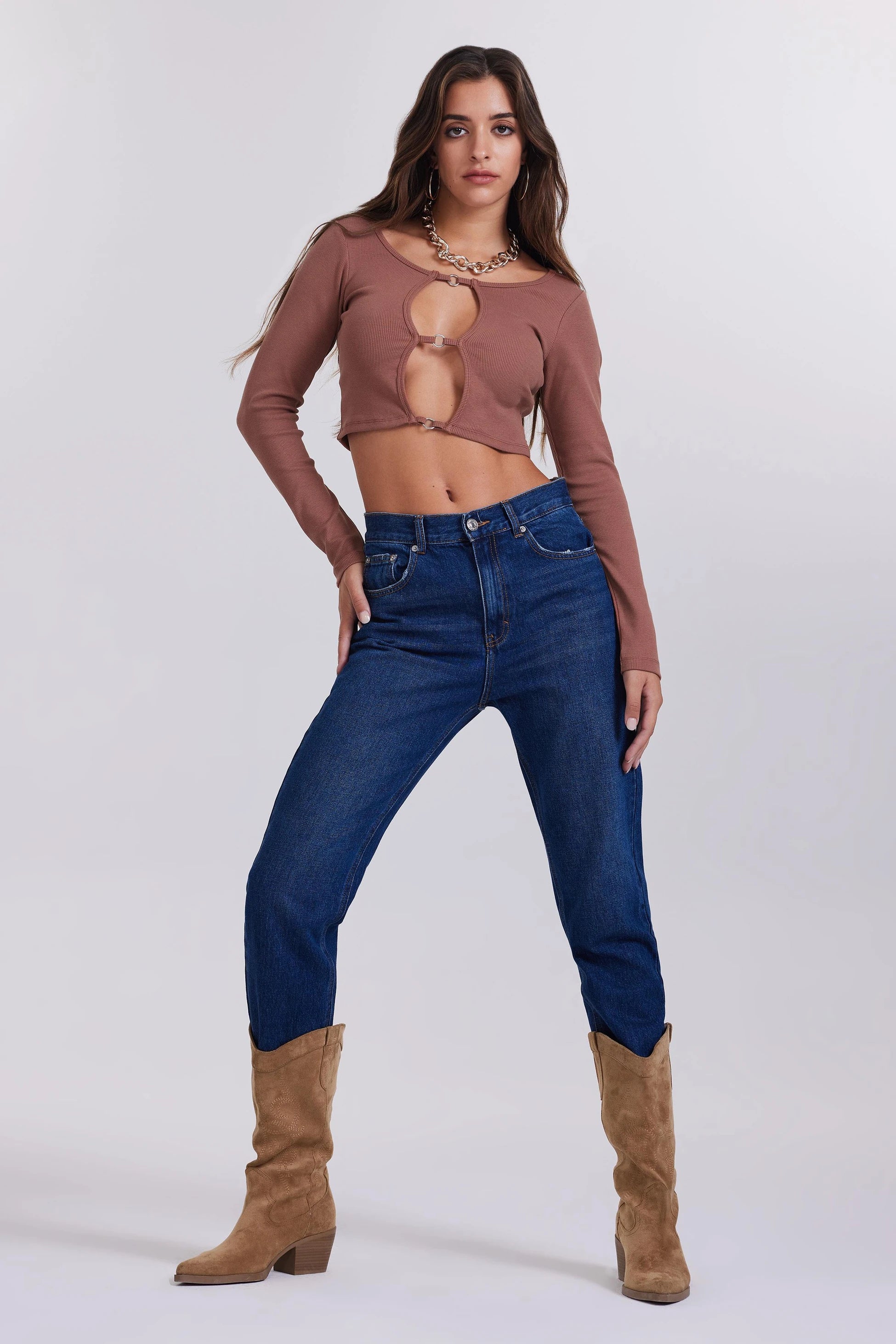 Dekolte Detaylı Kahverengi Uzun Kollu Crop Body