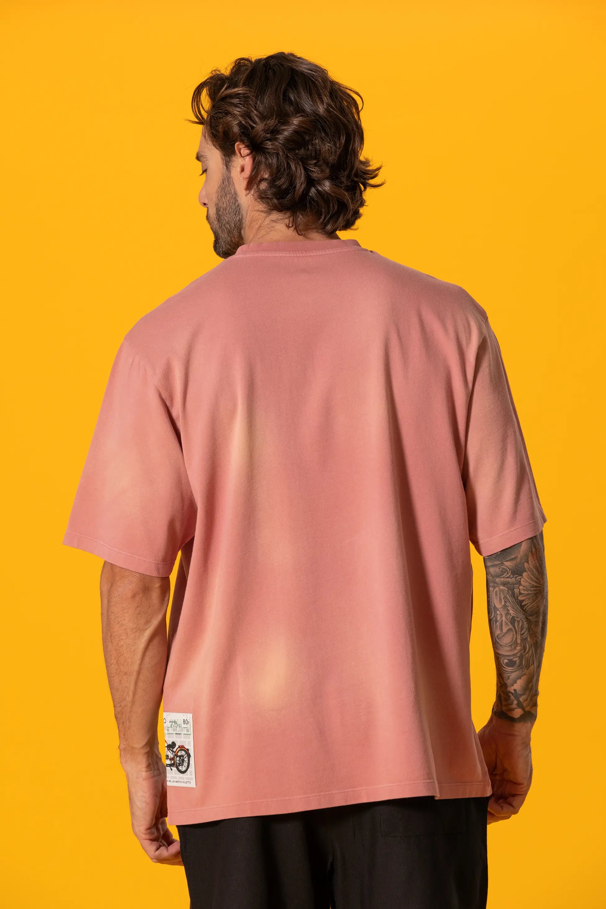 Patch Detaylı Pembe Yıkamalı Tişört