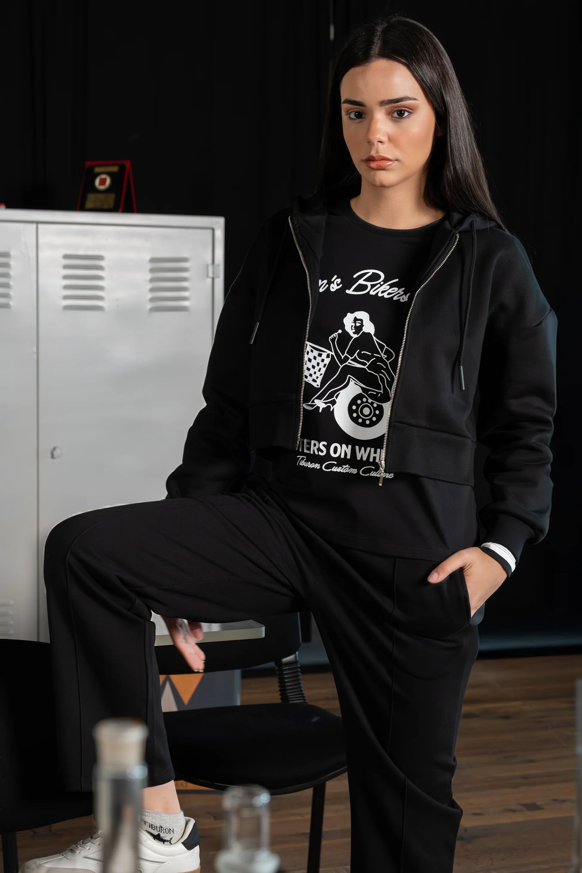 Kadın Fermuarlı Kapüşonlu Siyah Sweatshirt