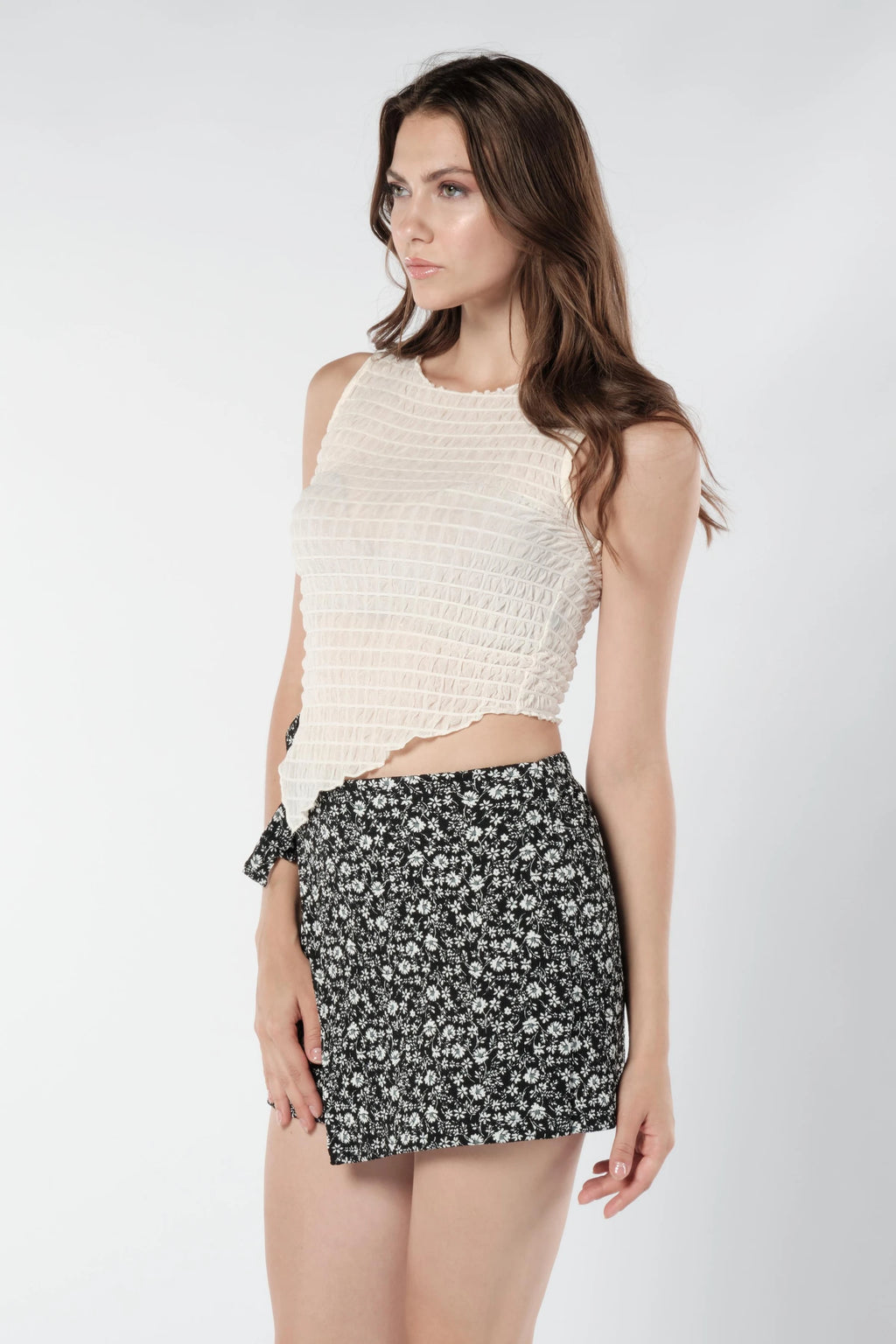 Asimetrik Kesim Ekru Transparan Crop Top