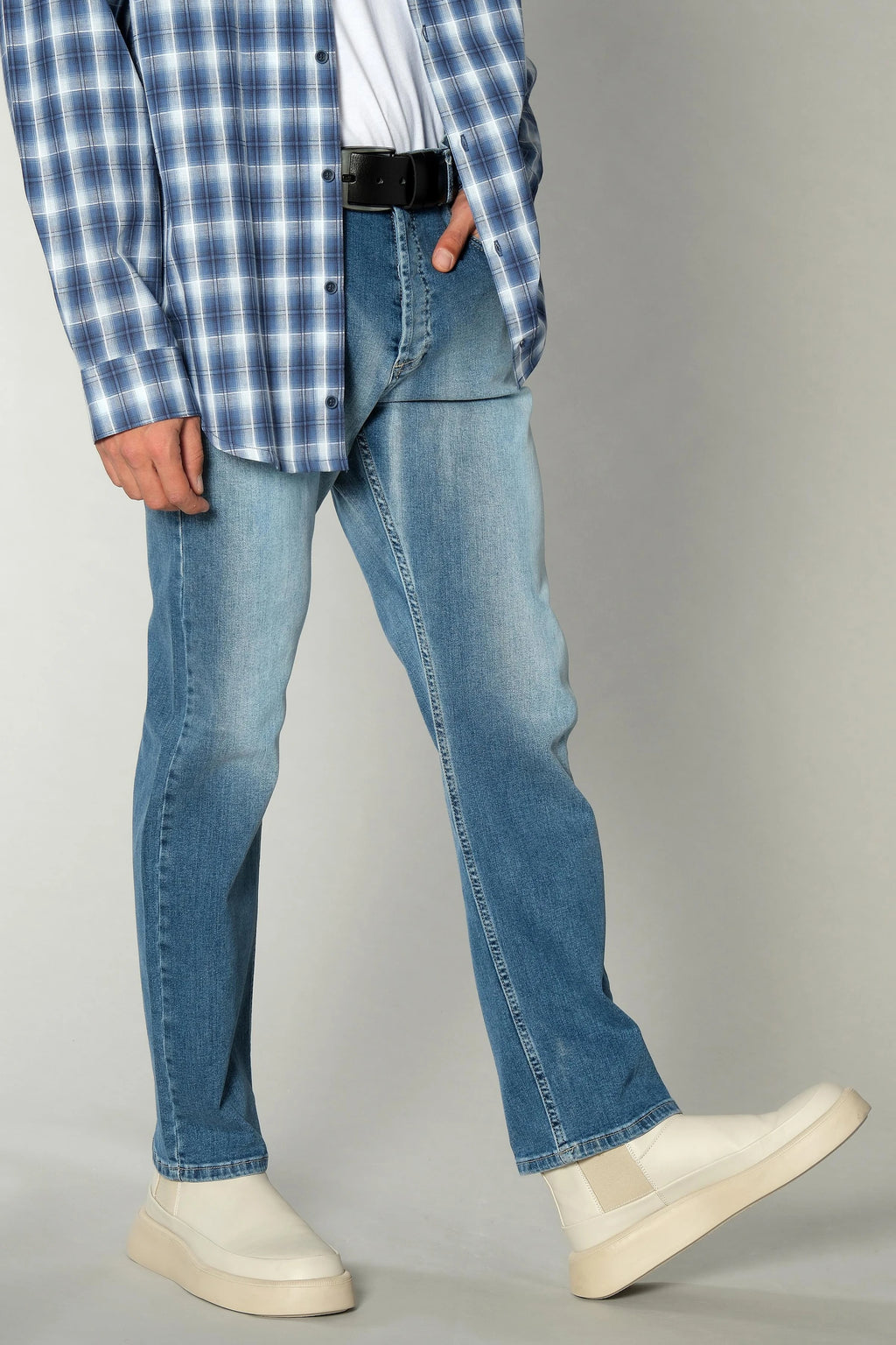 Açık Mavi Yıkamalı Denim Pantolon
