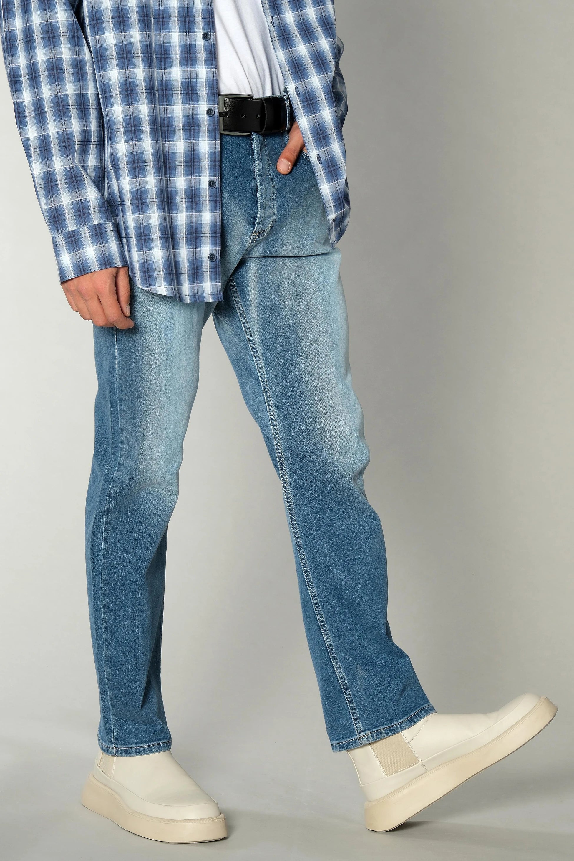 Açık Mavi Yıkamalı Denim Pantolon