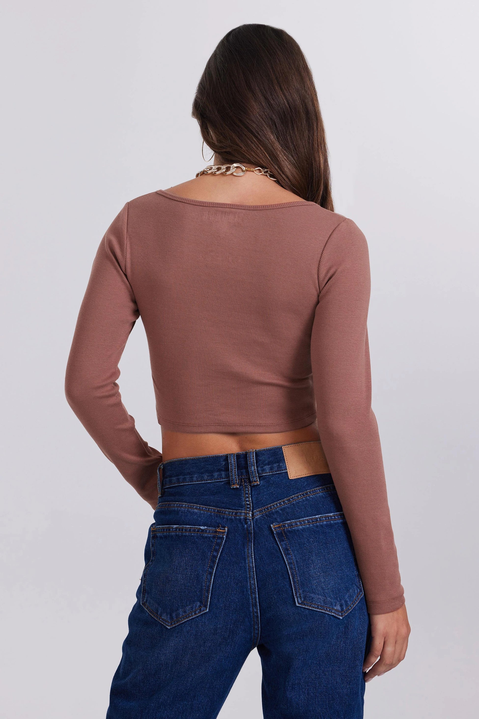 Dekolte Detaylı Kahverengi Uzun Kollu Crop Body