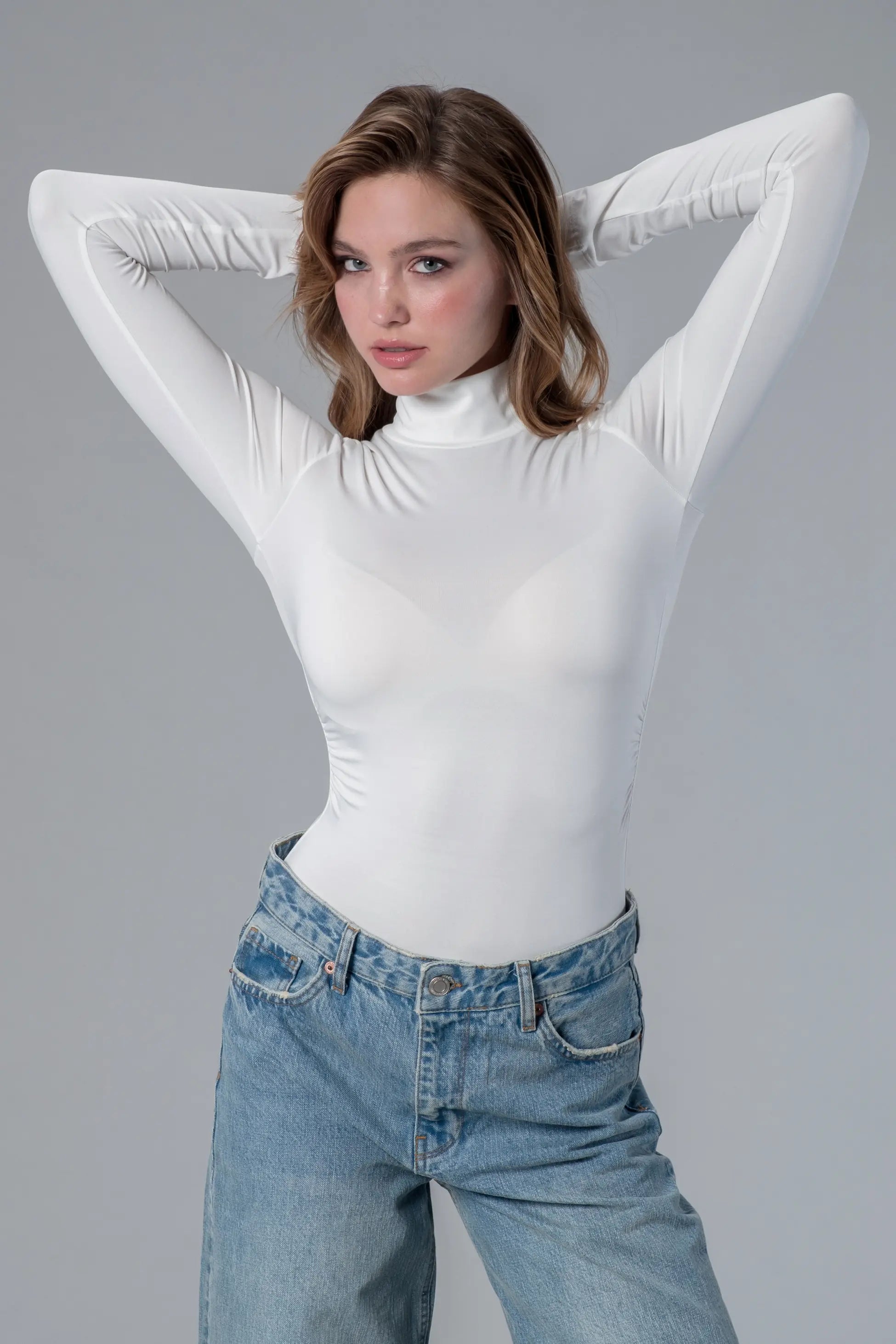 Drape Detaylı Beyaz Çıtçıtlı Body