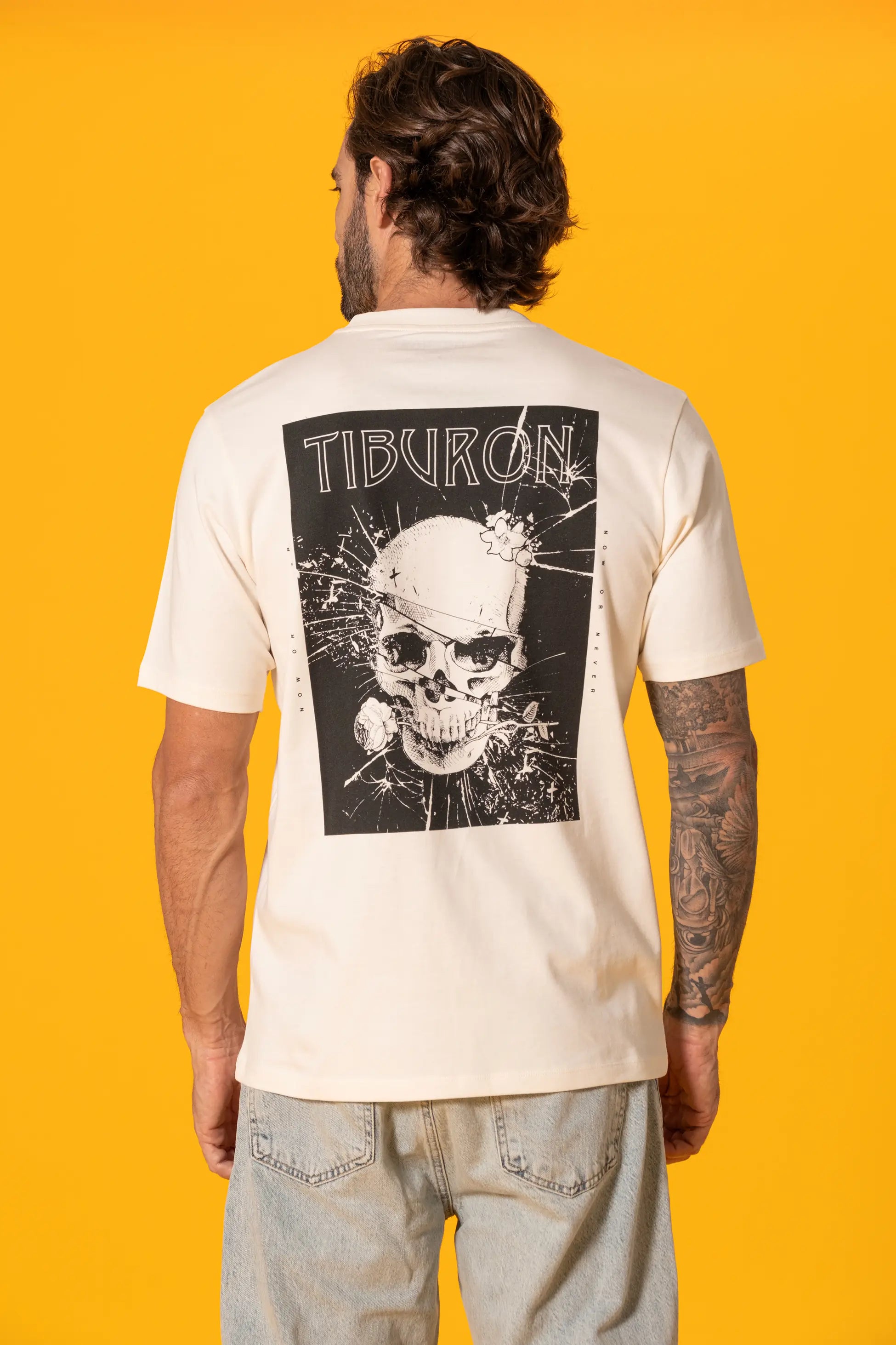 Önü ve Arkası Kurukafa Baskılı Ekru Regular Tişört