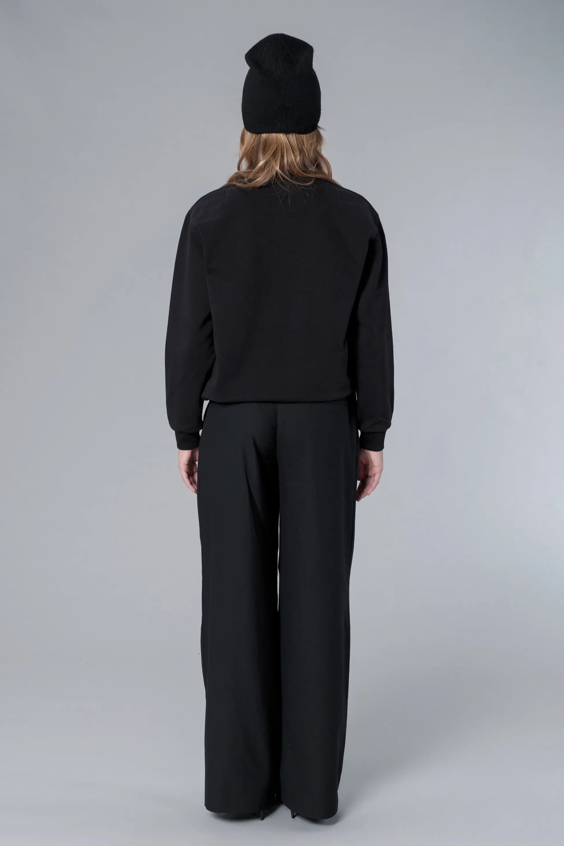 Siyah Bisiklet Yaka Sweatshirt