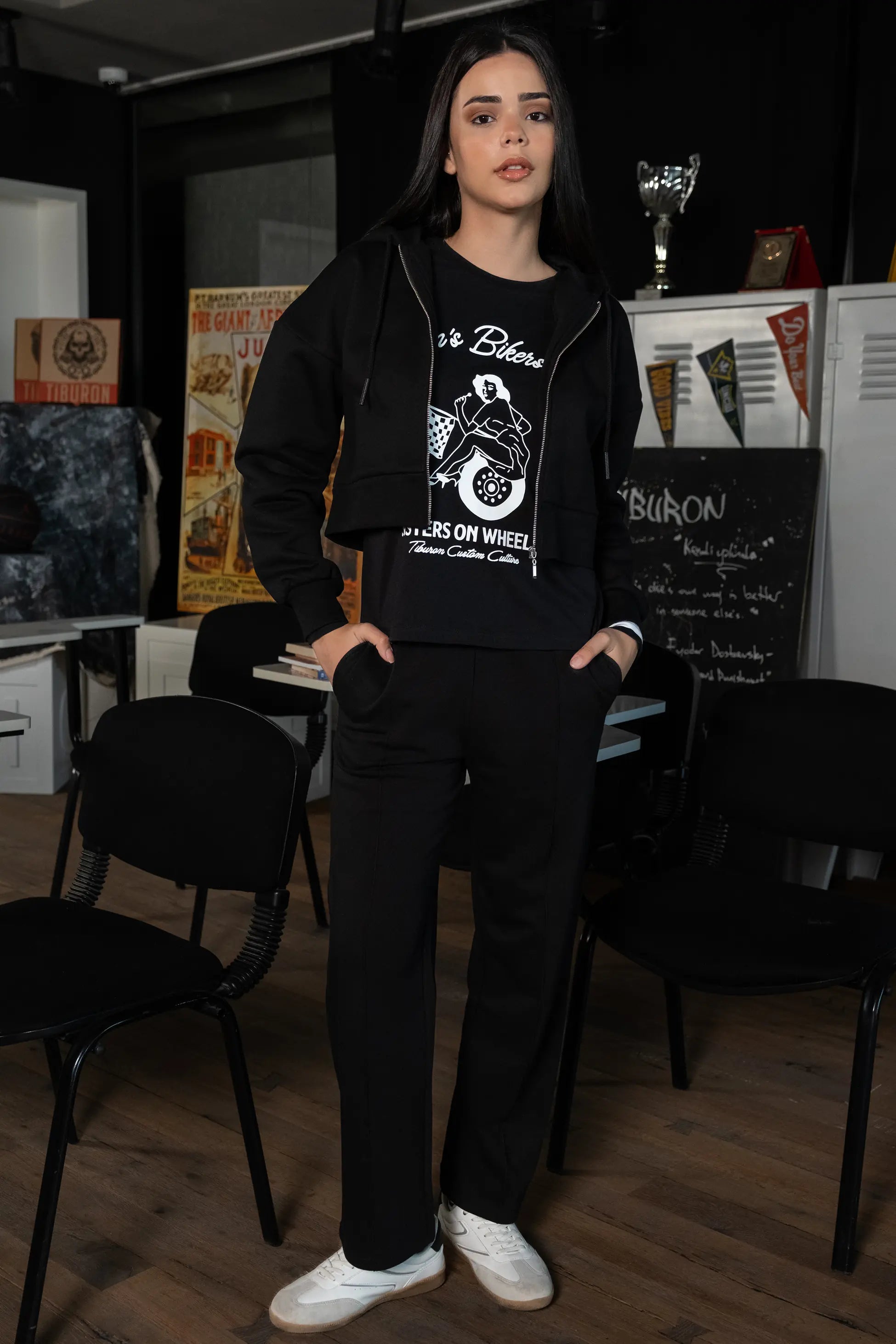 Kadın Fermuarlı Kapüşonlu Siyah Sweatshirt