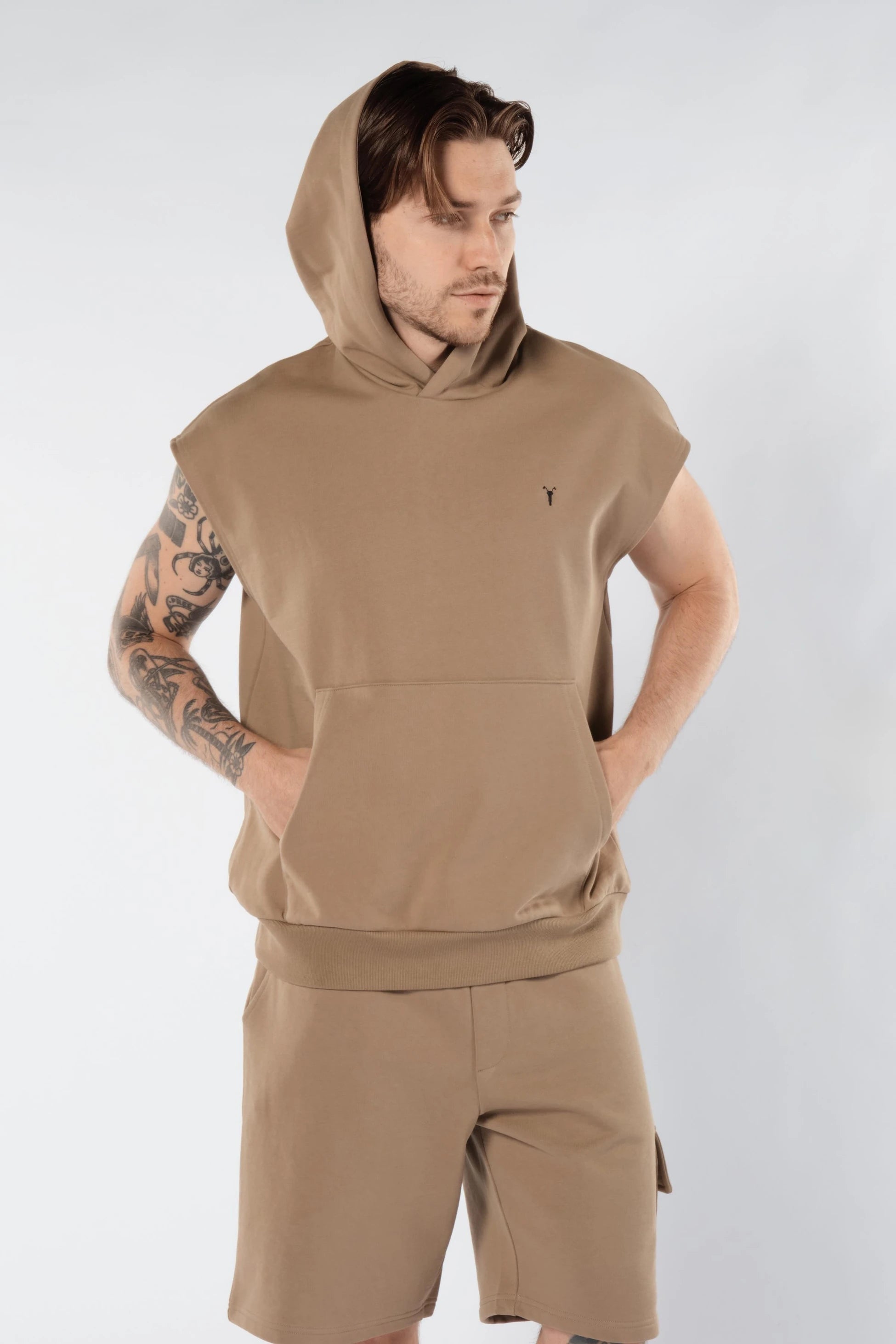 Nakışlı Kapüşonlu Kahverengi Kolsuz Erkek Hoodie