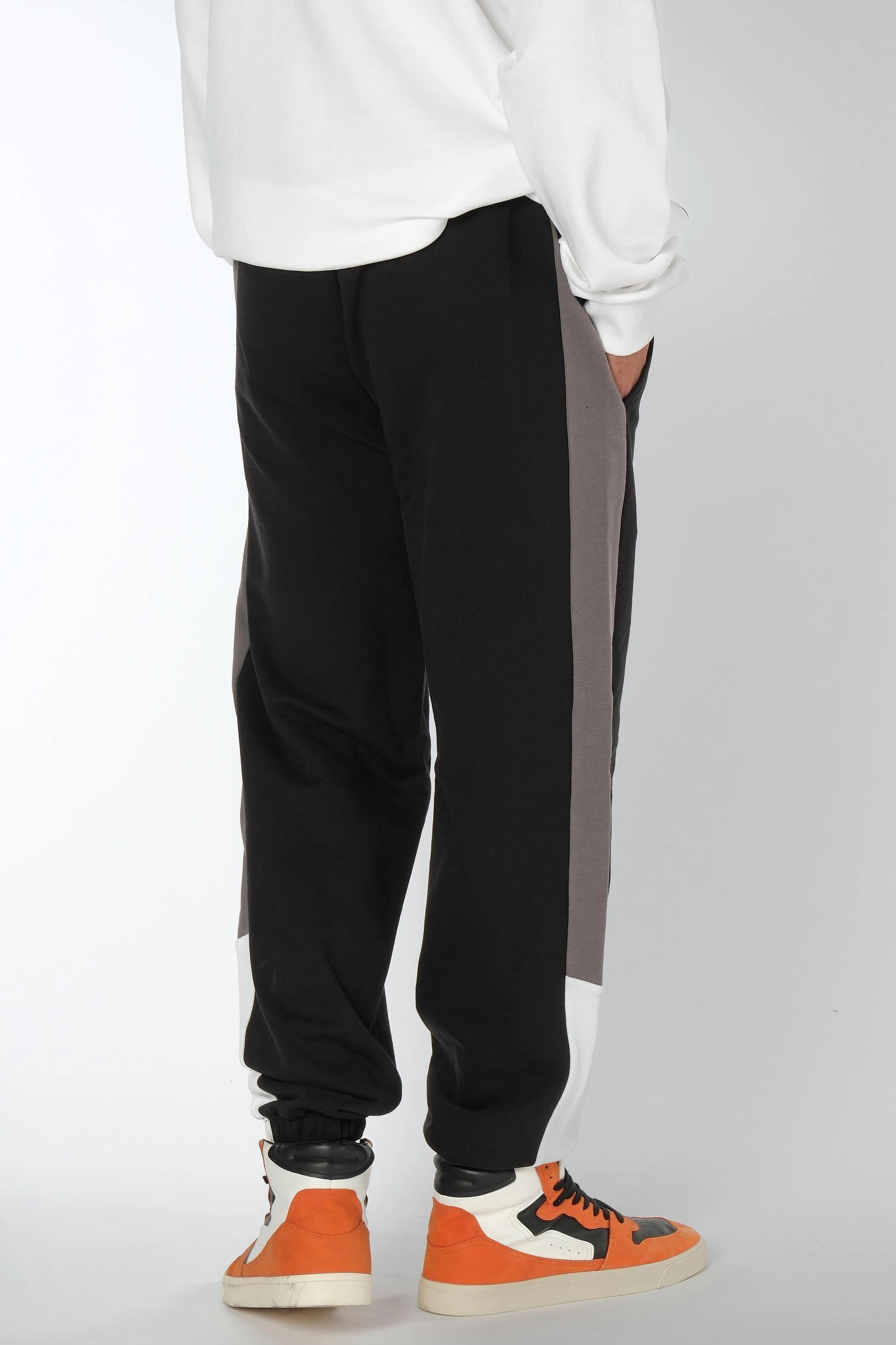 Şerit Detaylı Siyah Jogger