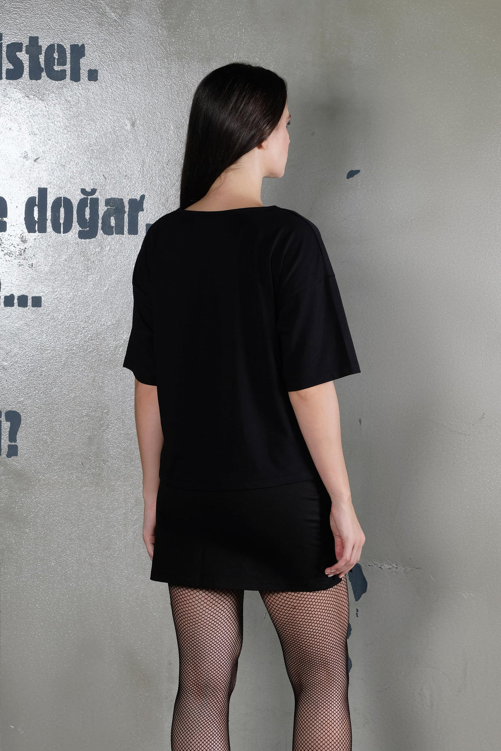 Kuşgözü Detaylı Siyah Kadın Tişört