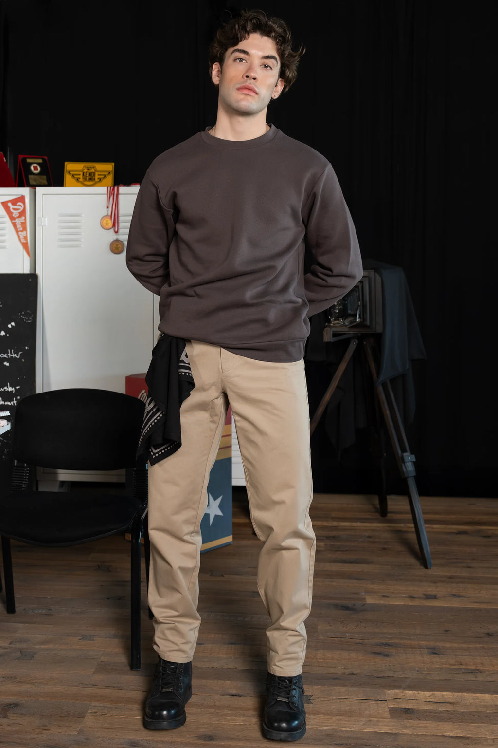 Erkek Kahverengi Bisiklet Yaka Basic Sweatshirt