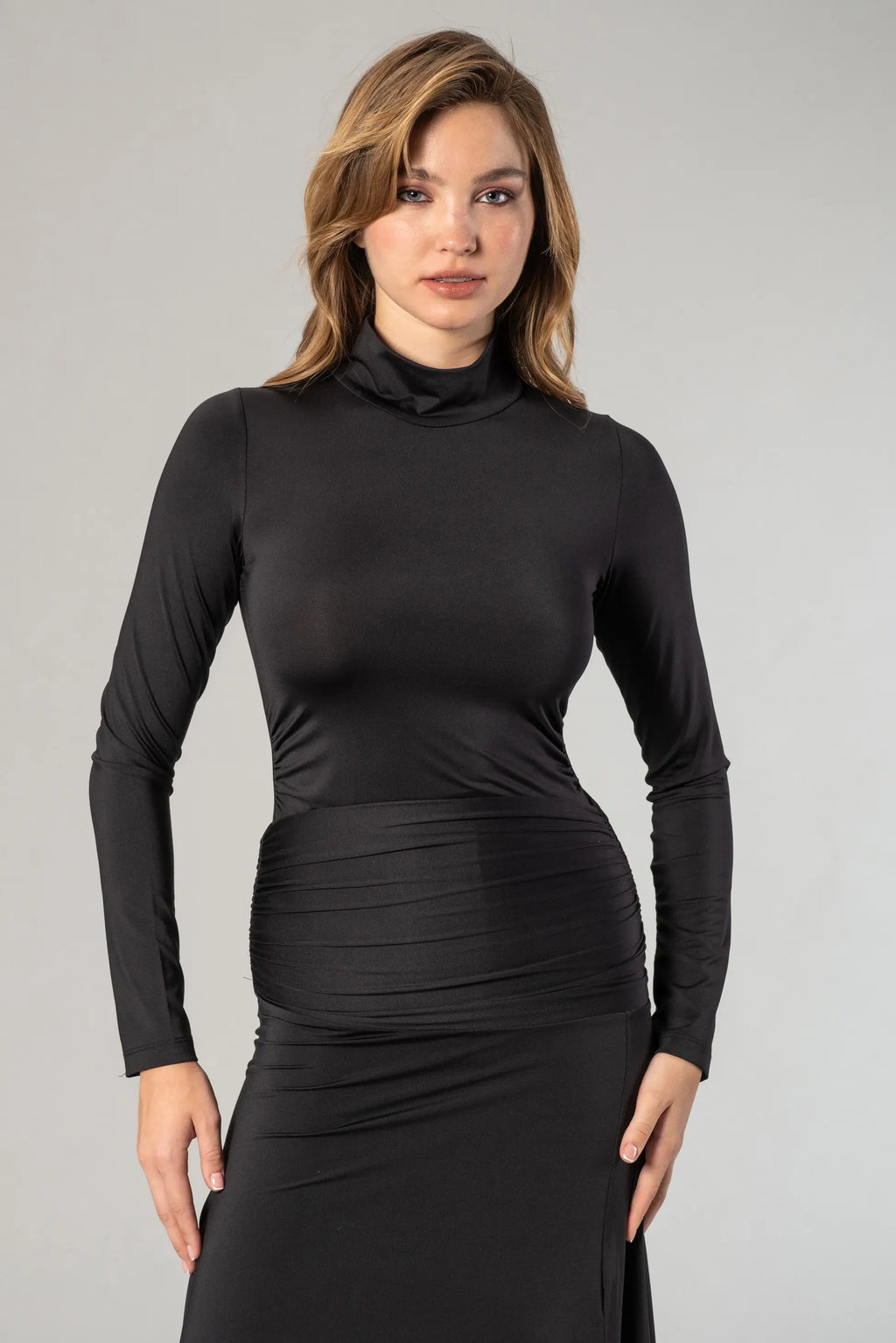 Drape Detaylı Siyah Çıtçıtlı Body