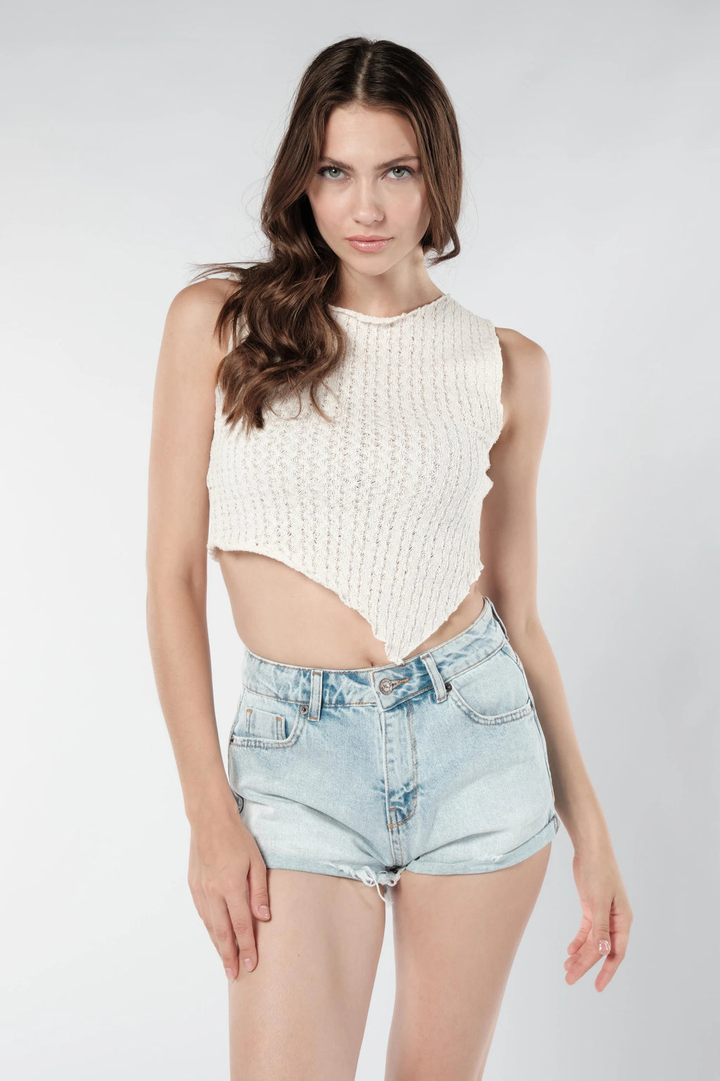 Asimetrik Kesim Dokulu Ekru Crop Top