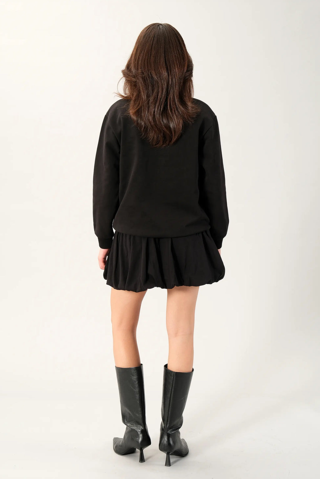 Taş Baskılı Siyah Sweatshirt