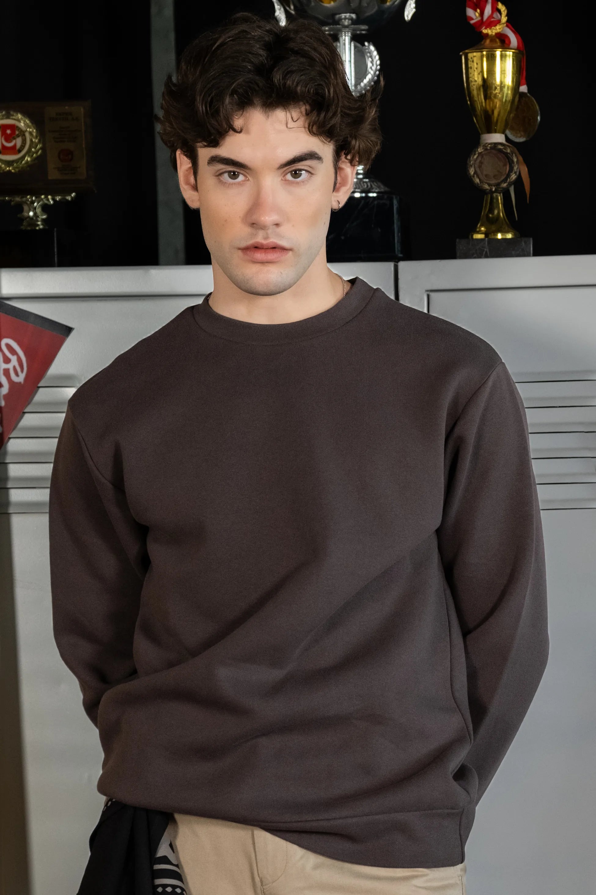 Erkek Kahverengi Bisiklet Yaka Basic Sweatshirt