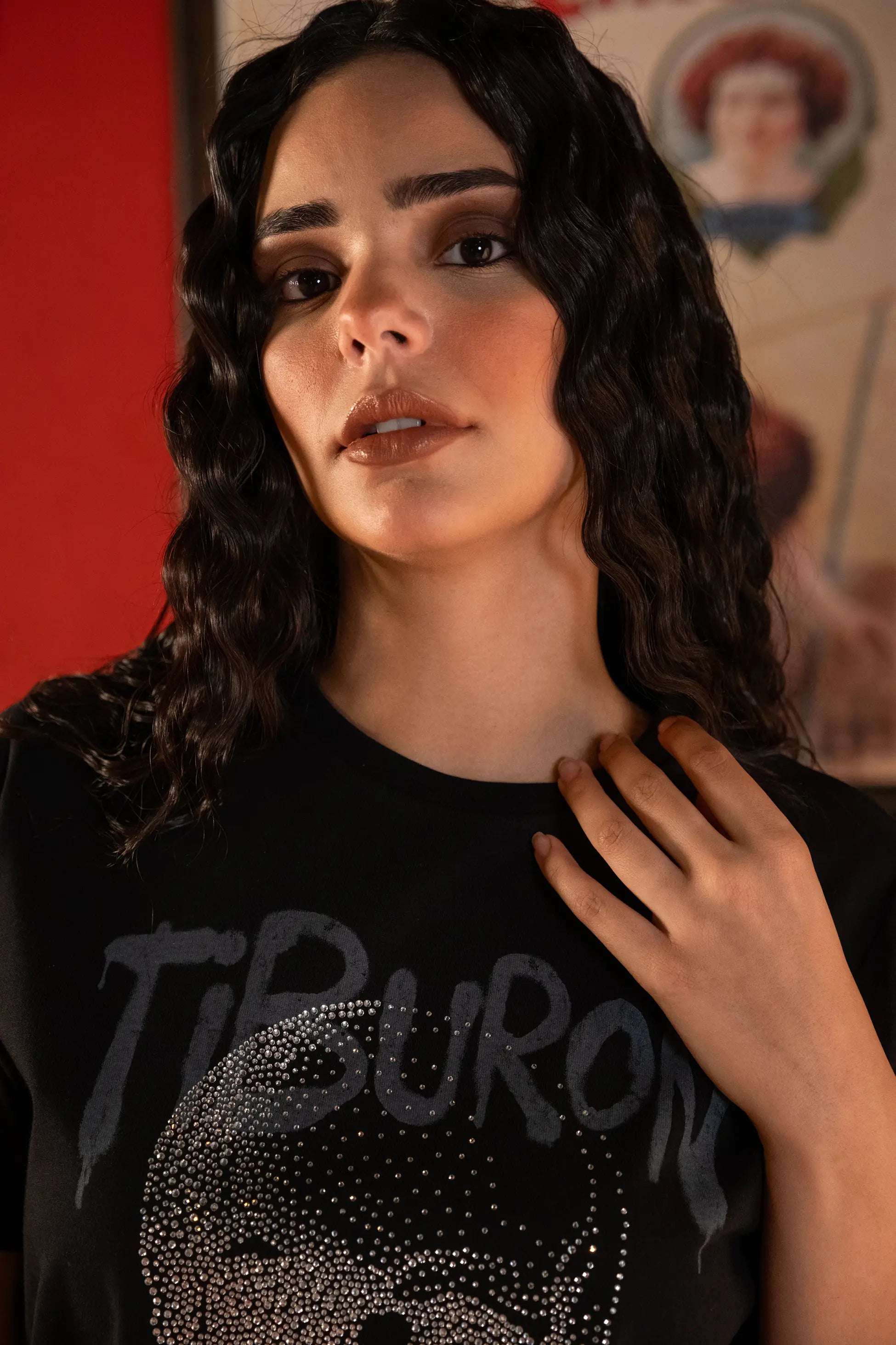 Taş Baskılı Siyah Regular Kadın Tişört