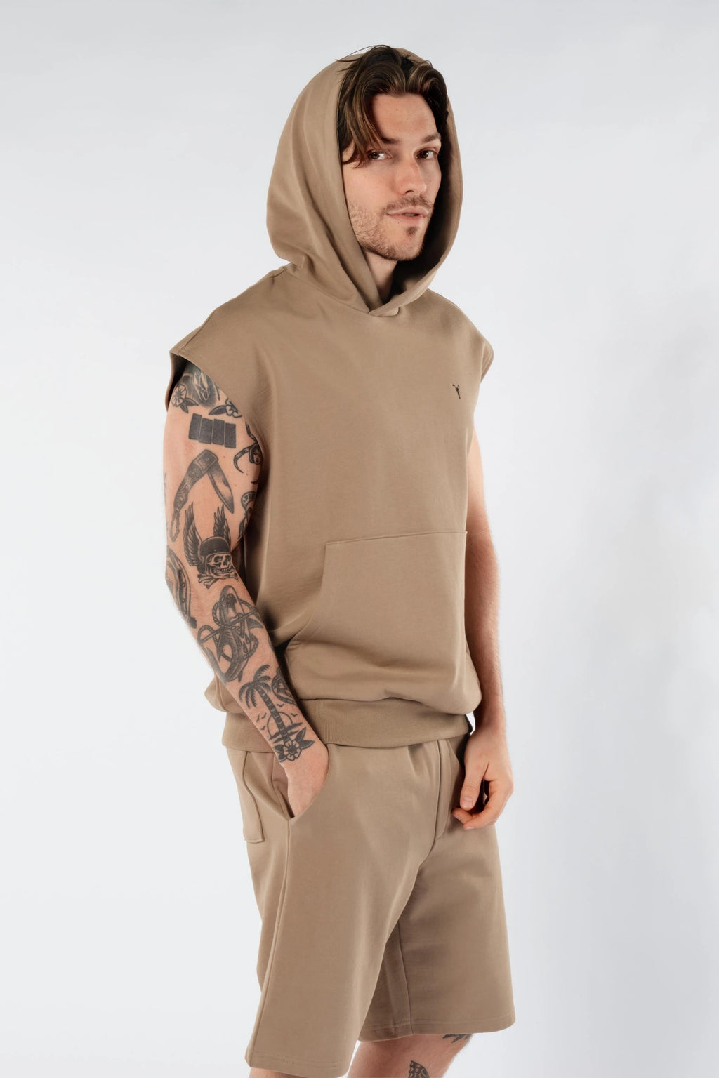 Nakışlı Kapüşonlu Kahverengi Kolsuz Erkek Hoodie