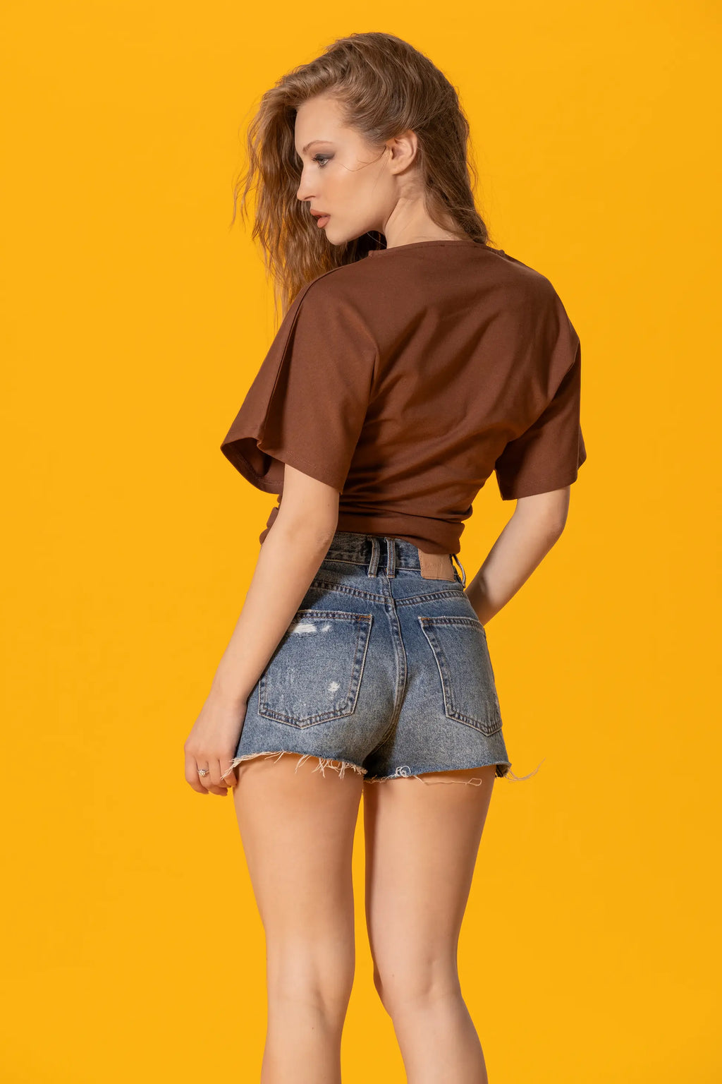 Kahverengi Beli Büzgülü Basic Tişört