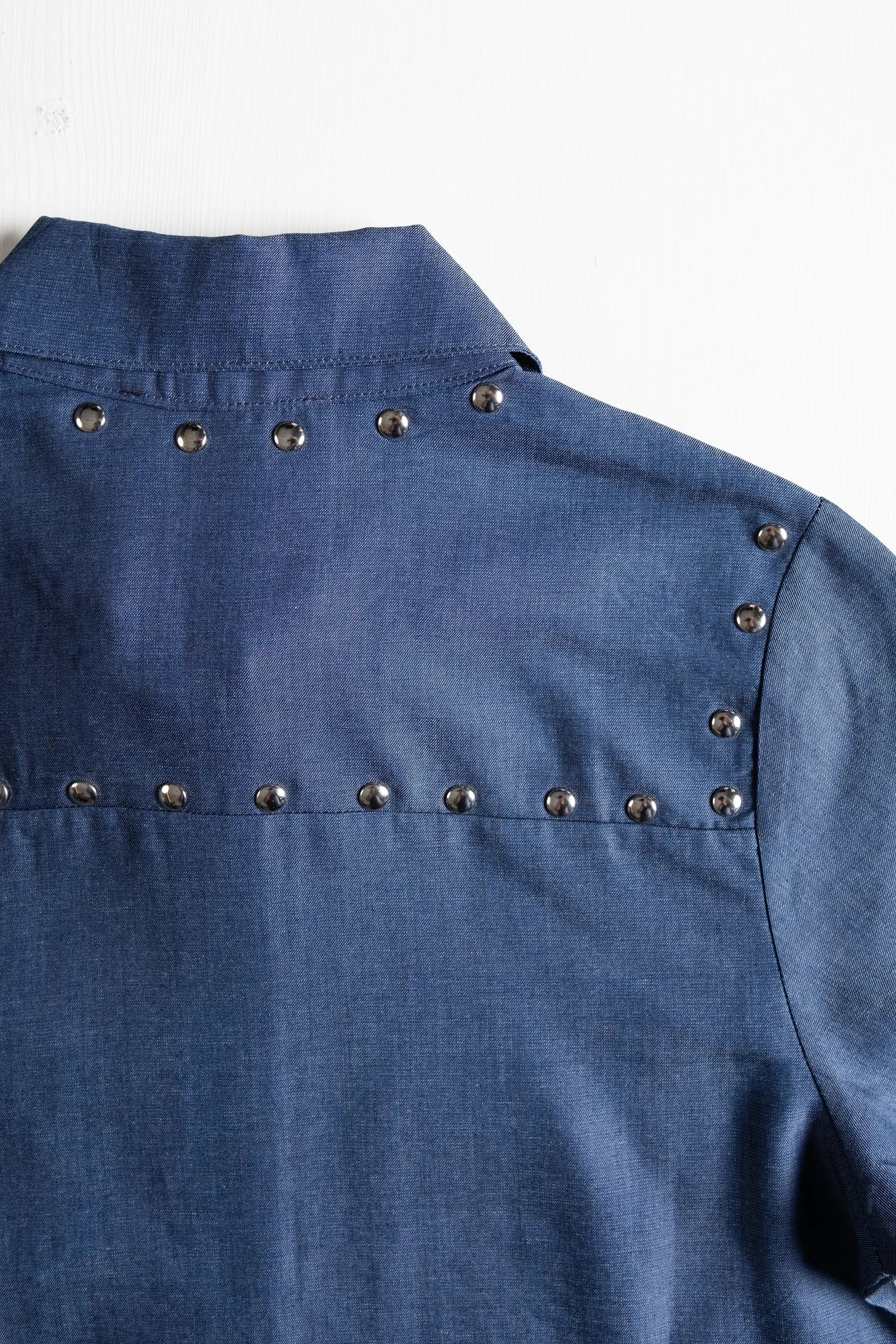Trok Detaylı Kadın İnce Mavi Denim Gömlek
