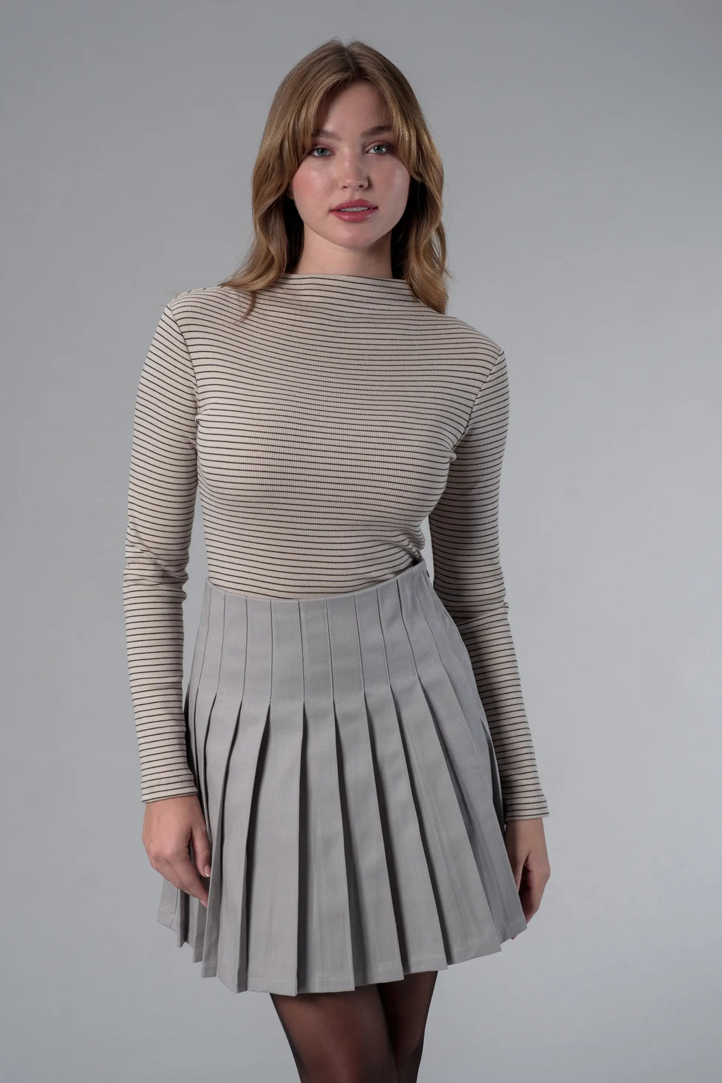 Çizgili Bej Dik Yaka Body