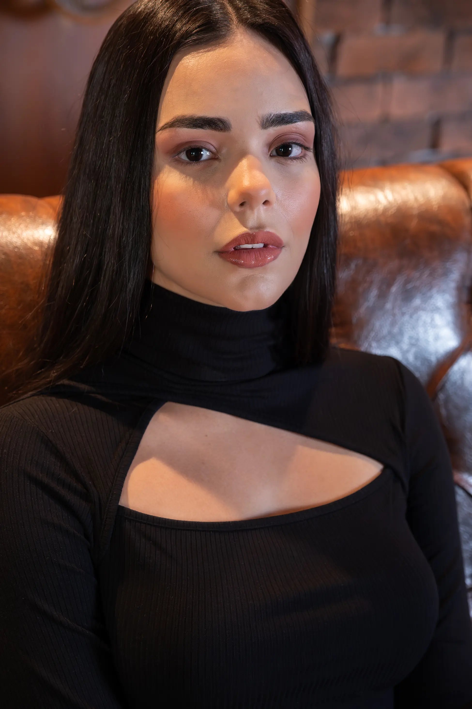 Dekolte Detaylı Boğazlı Body
