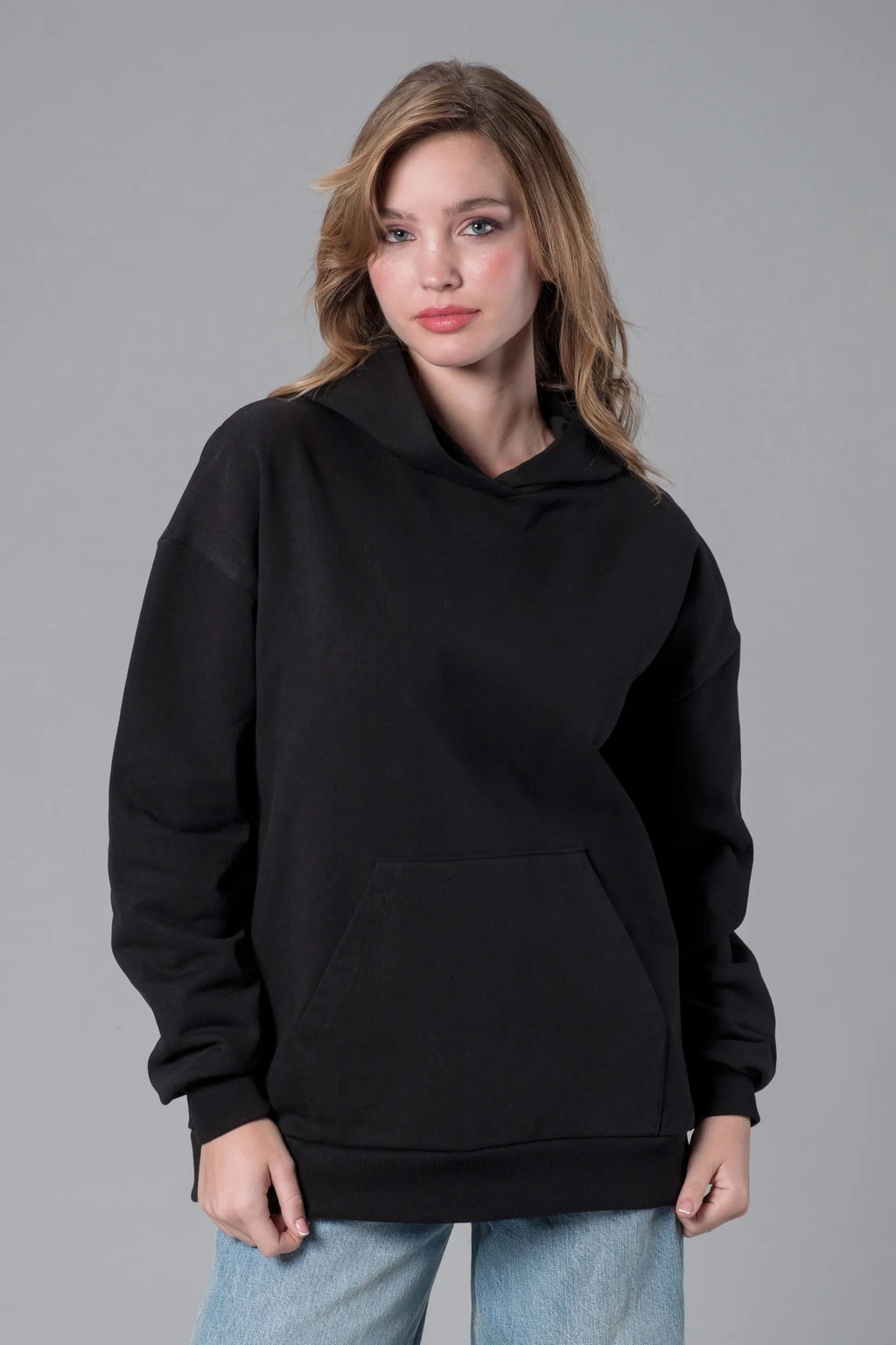 Siyah Kapüşonlu Cepli Hoodie