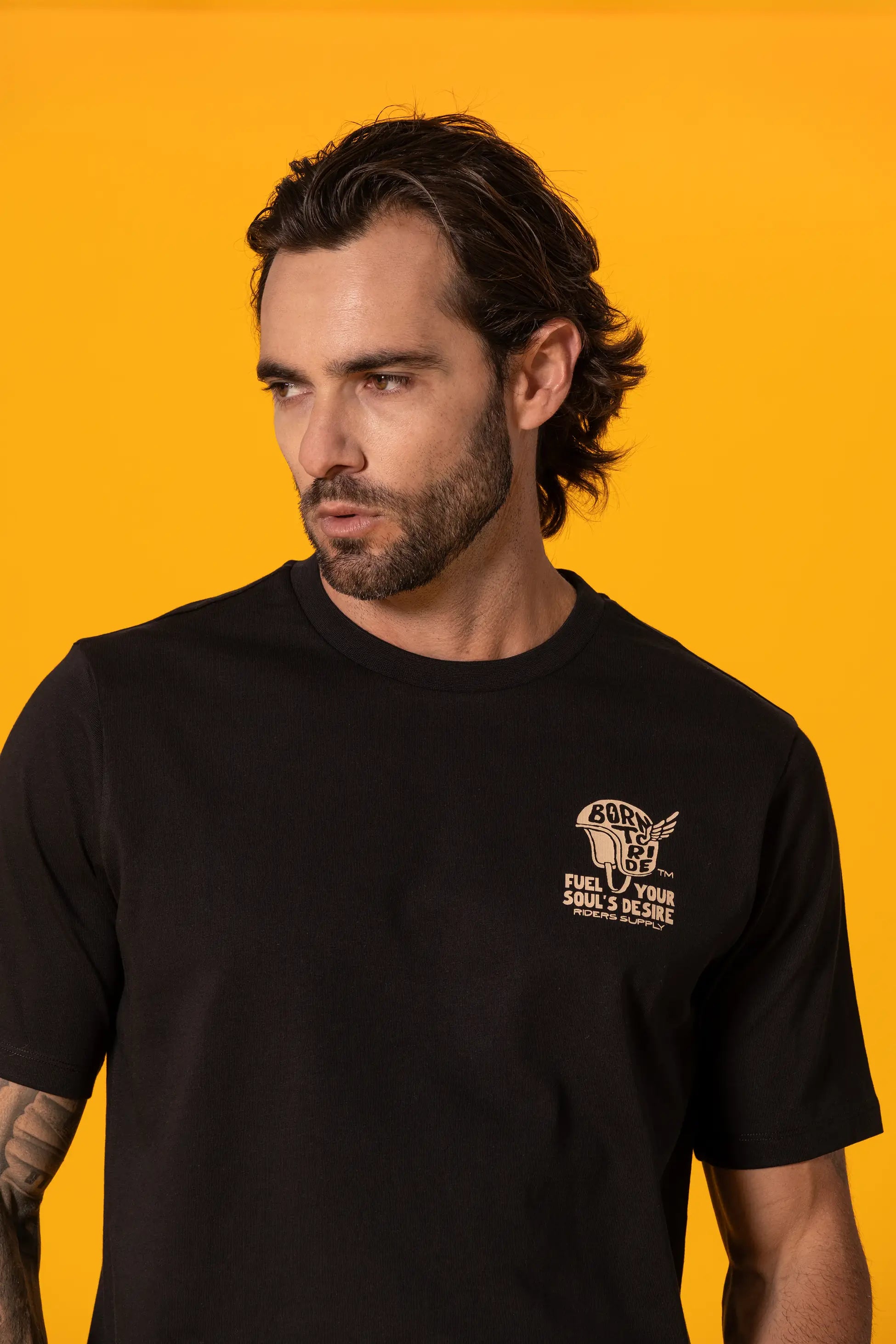 Minimal Kask Baskılı Siyah Regular Tişört