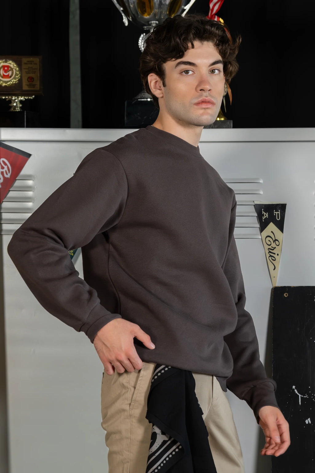 Erkek Kahverengi Bisiklet Yaka Basic Sweatshirt