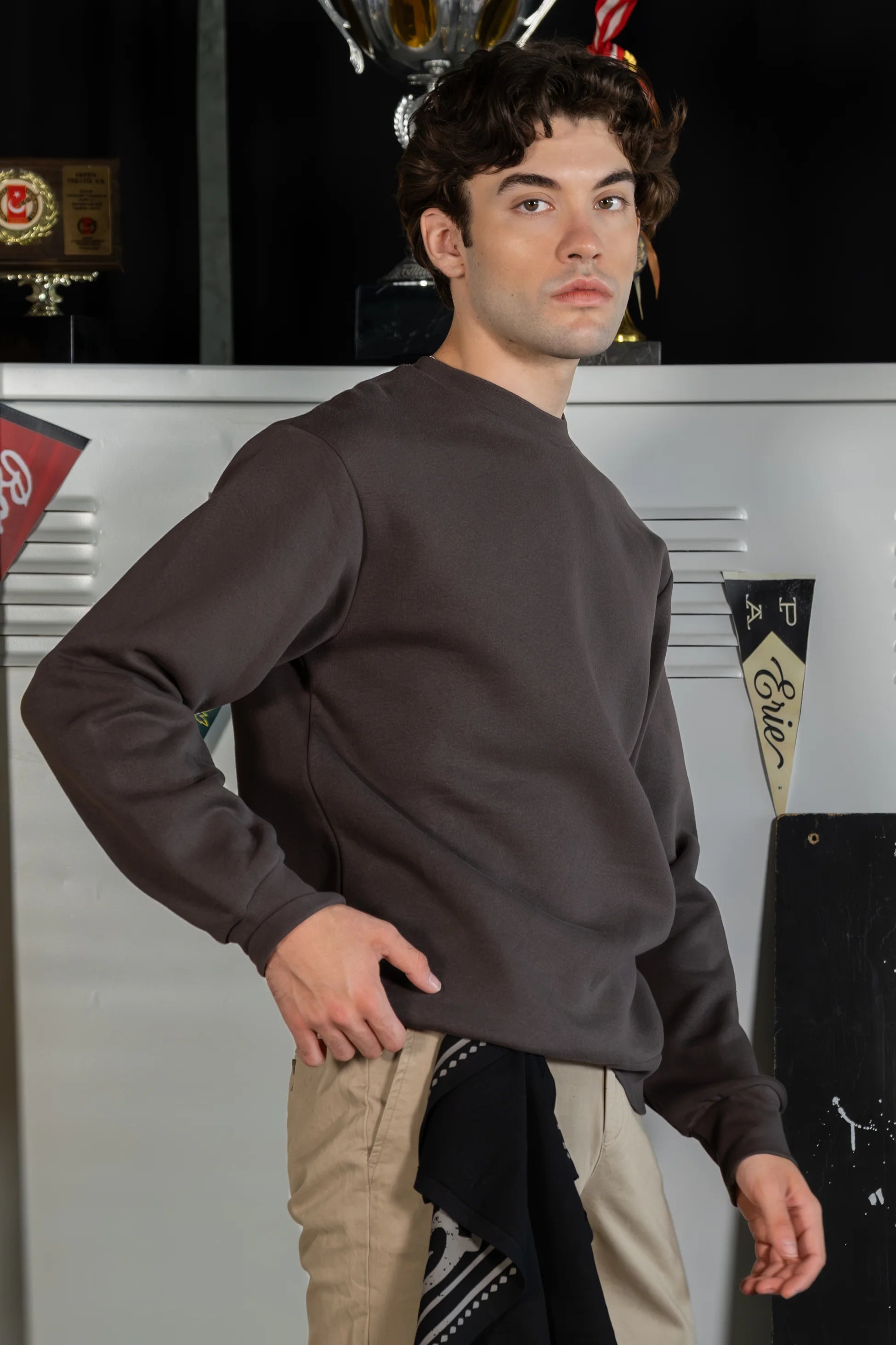 Erkek Kahverengi Bisiklet Yaka Basic Sweatshirt