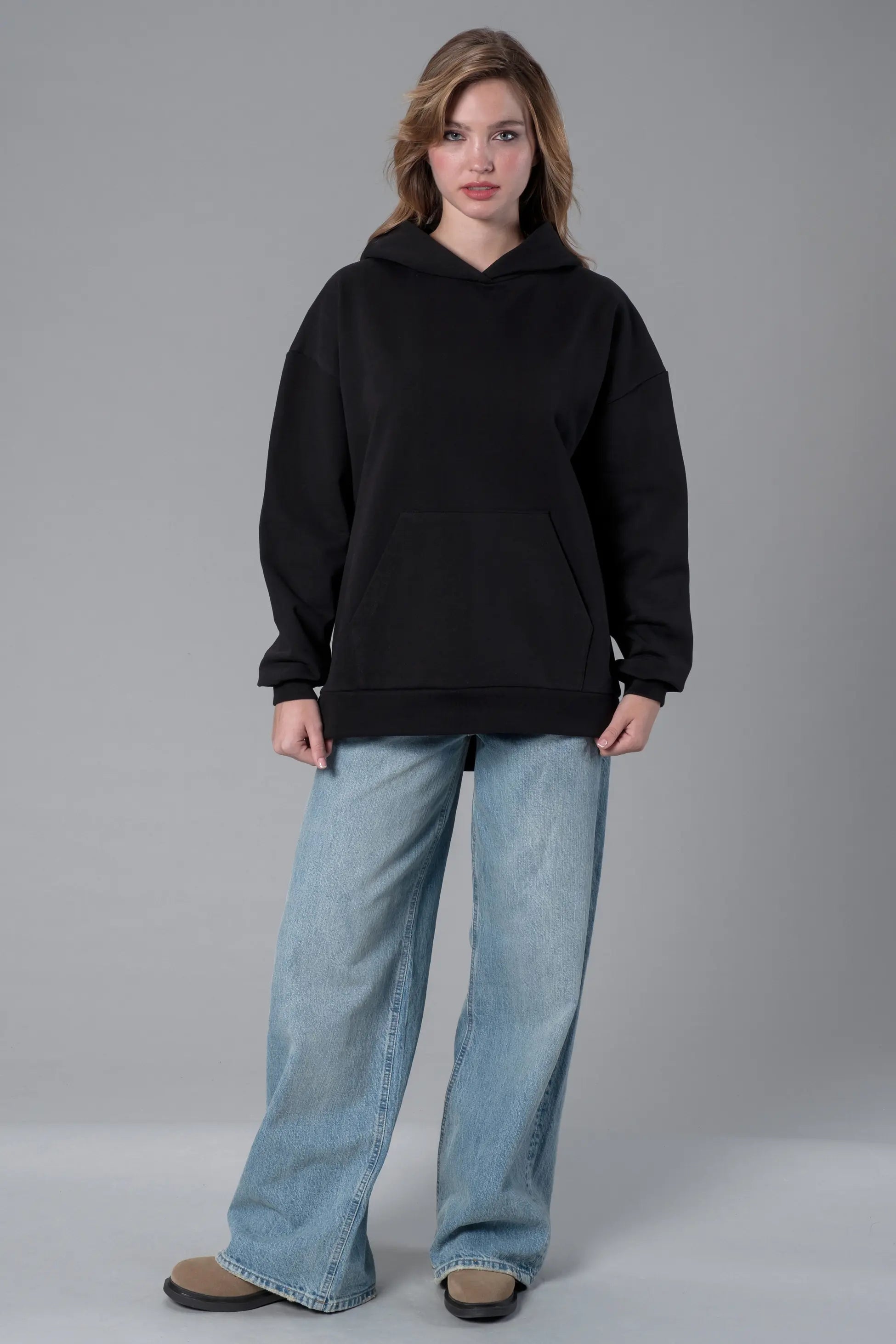 Siyah Kapüşonlu Cepli Hoodie