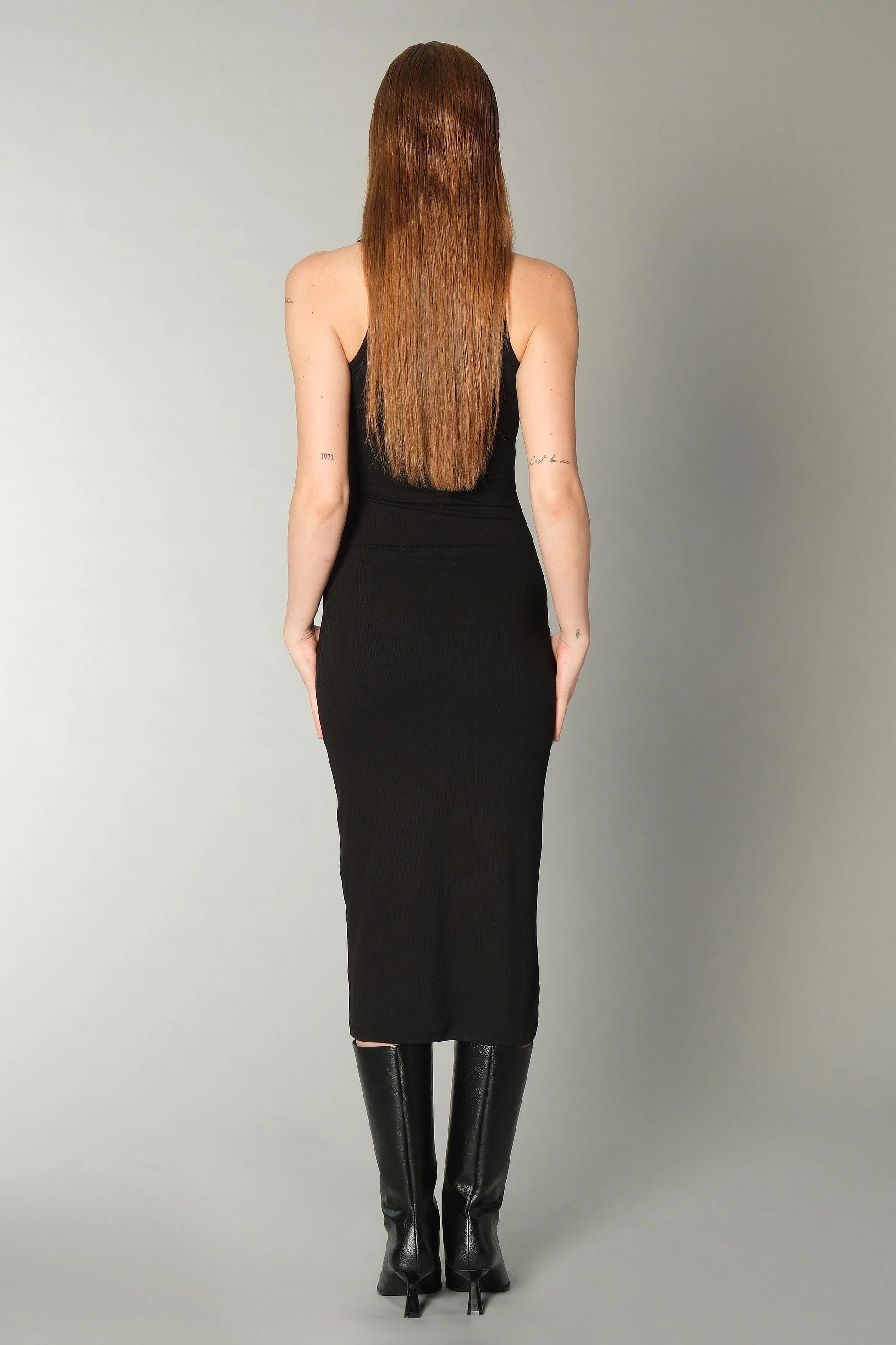 Siyah Halter Yaka Midi Elbise