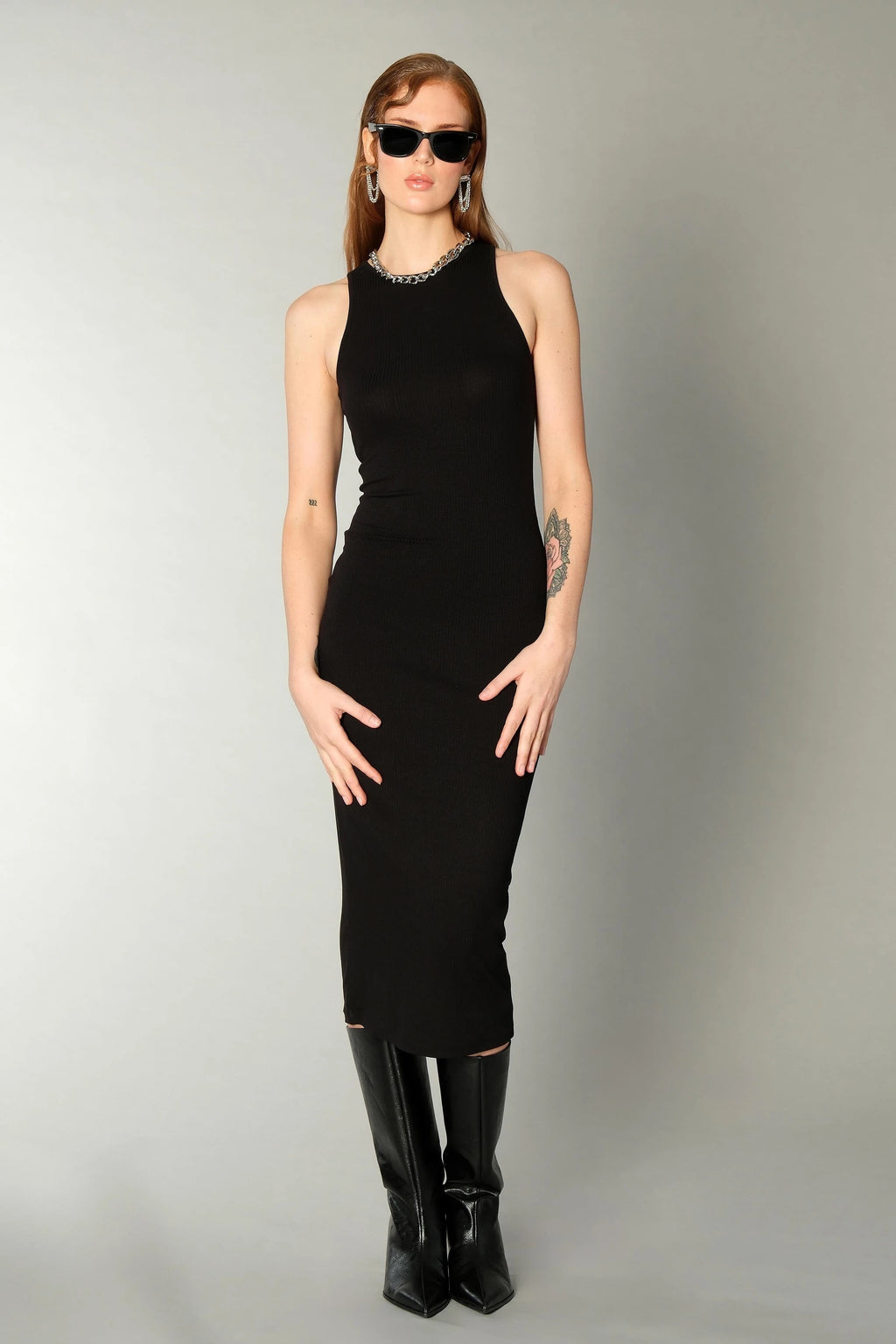 Siyah Halter Yaka Midi Elbise