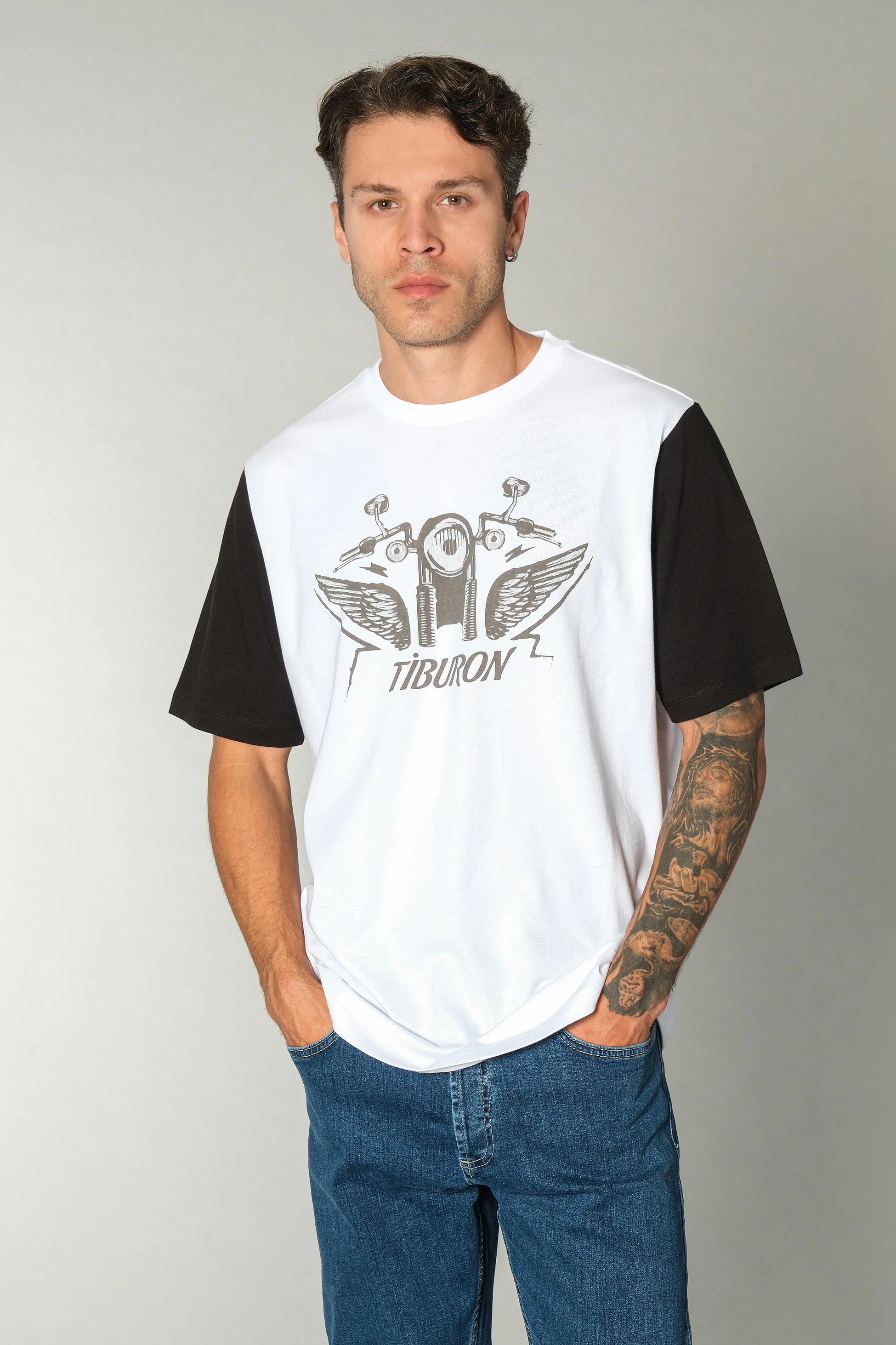 Kontrast Baskılı Beyaz Tshirt